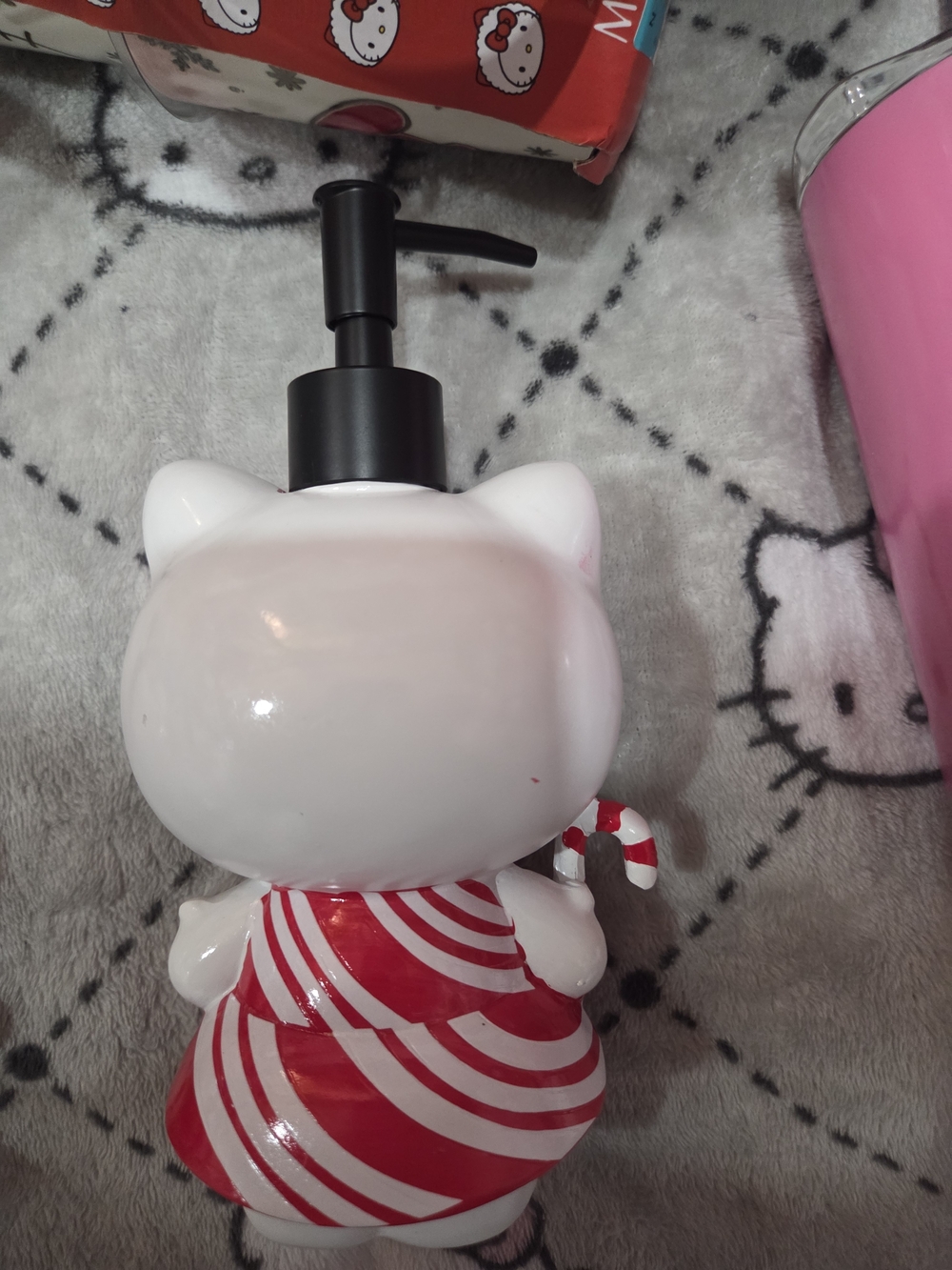 Hello Kitty - Picture 2 of 2